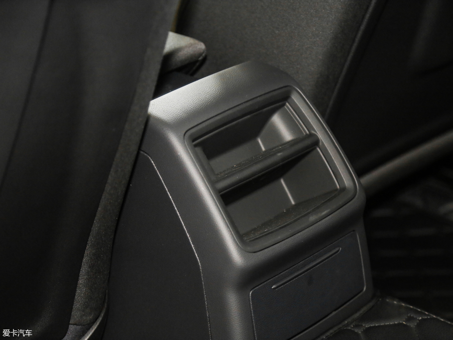 2018?yun)WA4L 30 40 TFSI M(jn)ȡ