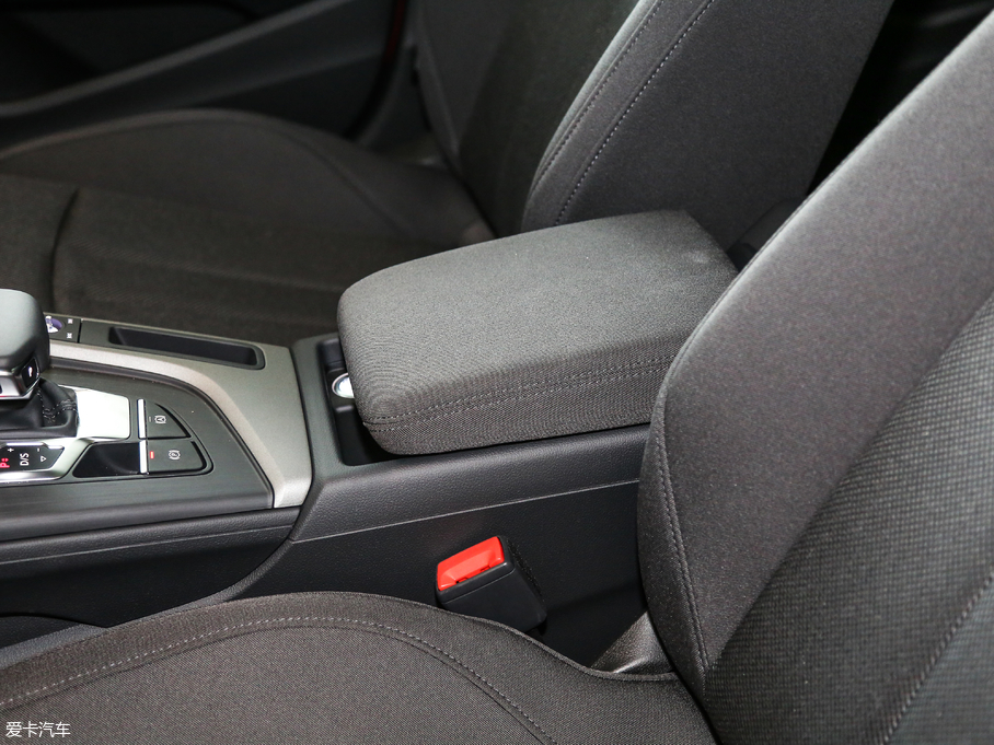 2018?yun)WA4L 30 40 TFSI M(jn)ȡ