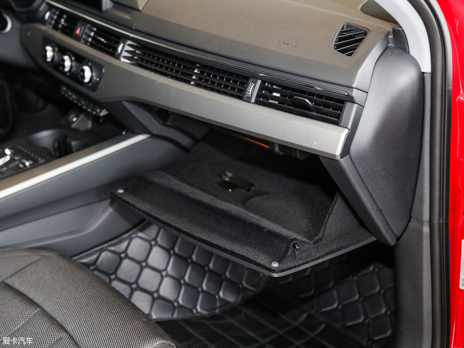 2018WA4L 30 40 TFSI Mȡ