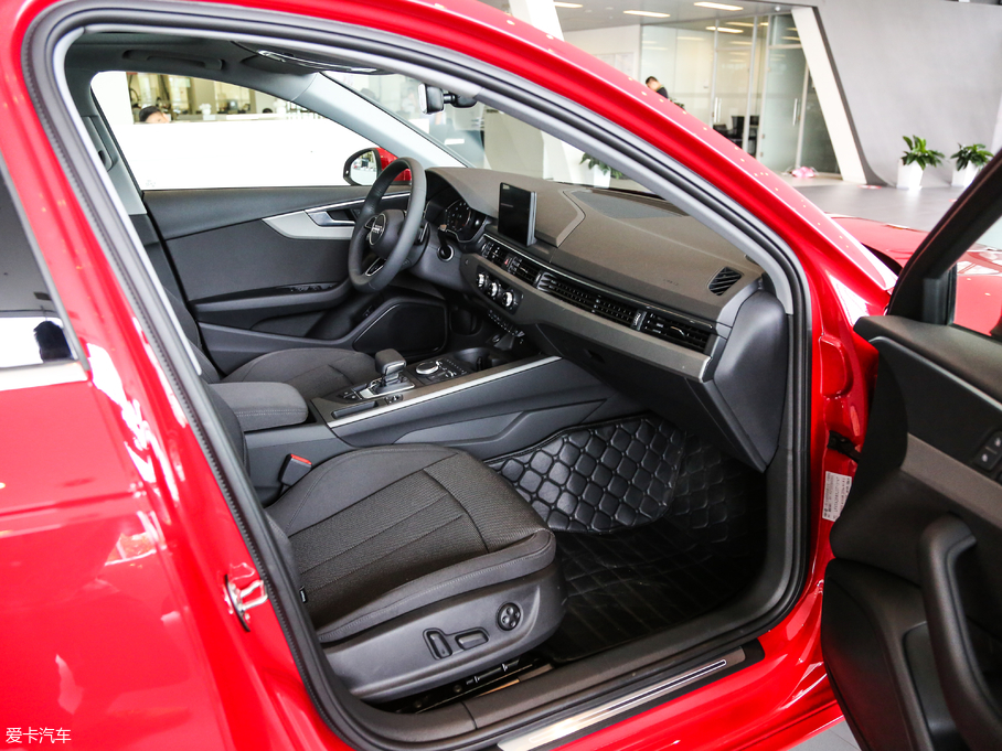 2018WA4L 30 40 TFSI Mȡ