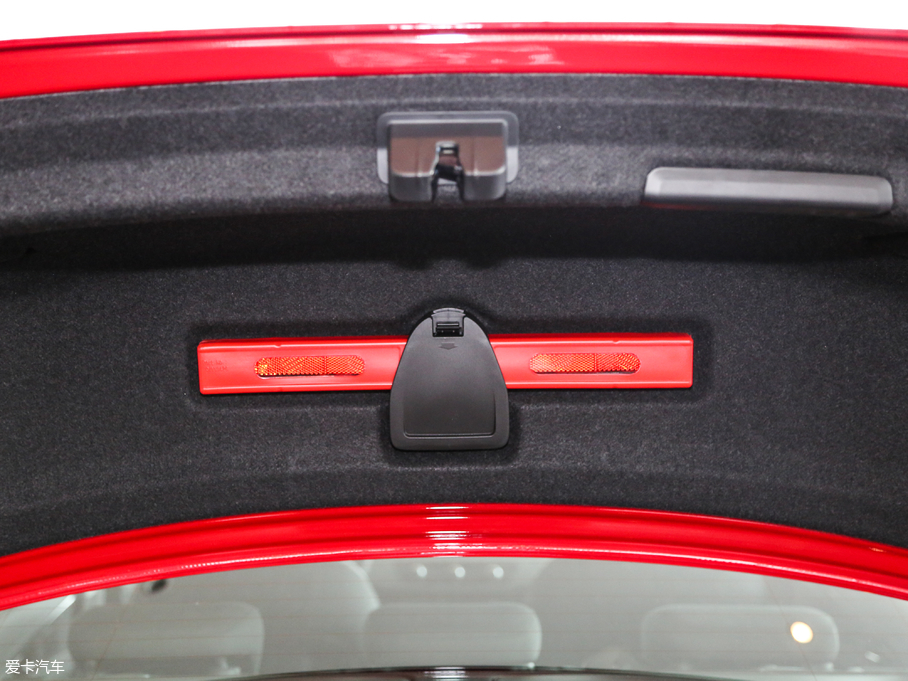 2018WA4L 30 40 TFSI Mȡ