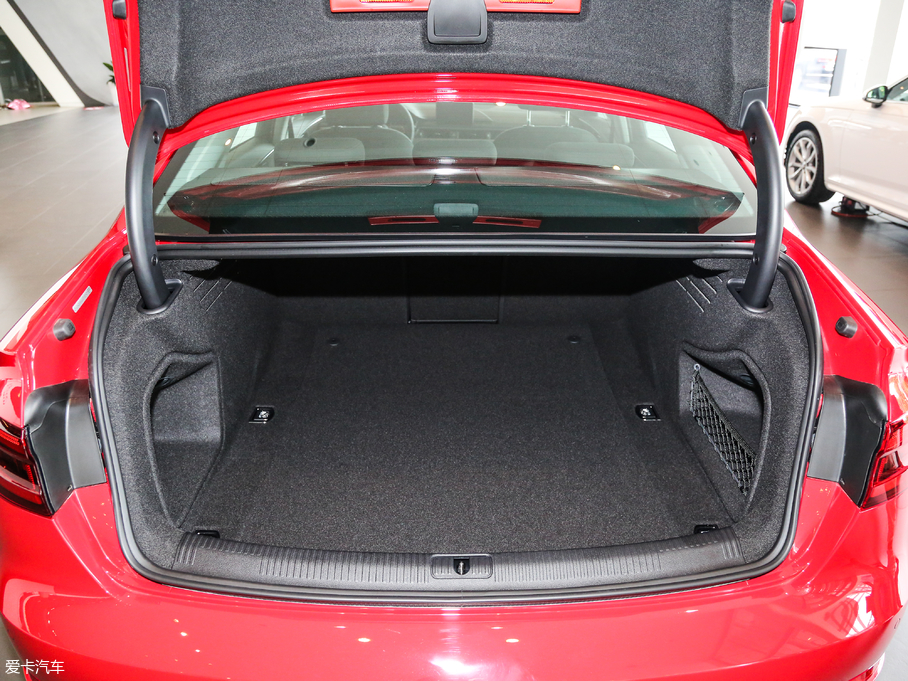 2018WA4L 30 40 TFSI Mȡ