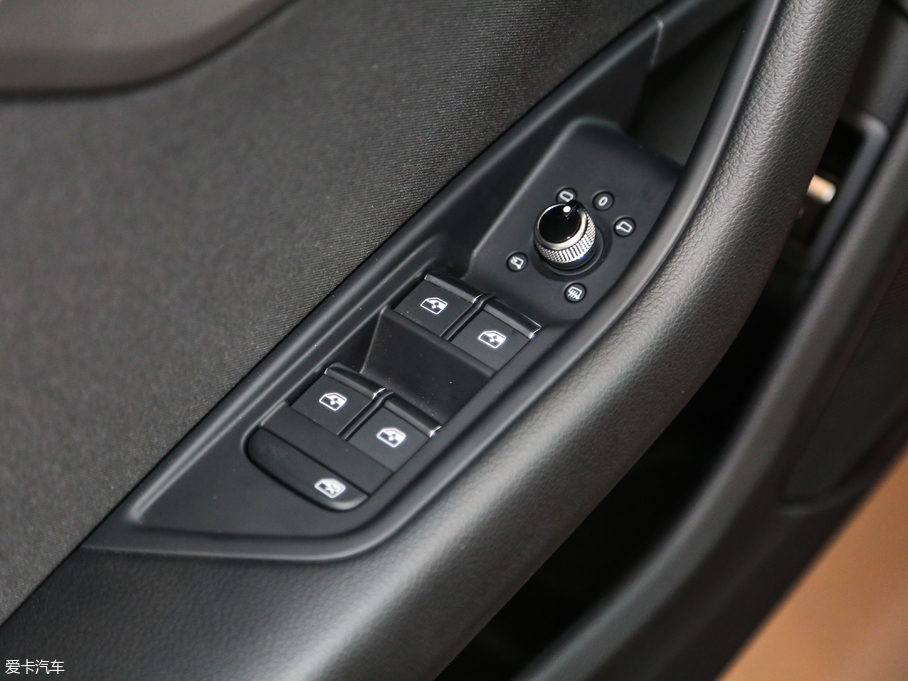 2018WA4L 30 40 TFSI Mȡ