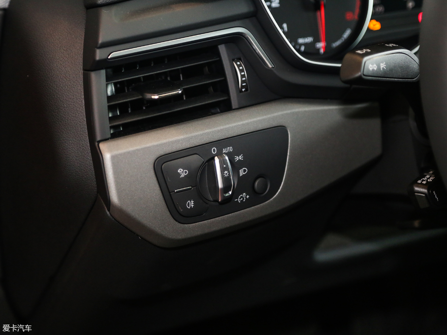 2018WA4L 30 40 TFSI Mȡ