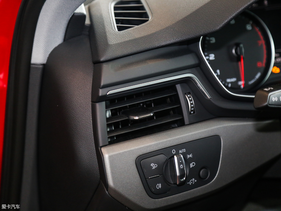 2018WA4L 30 40 TFSI Mȡ