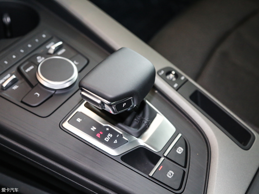 2018?yun)WA4L 30 40 TFSI M(jn)ȡ