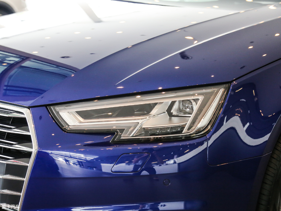 2018WA4L 30 40 TFSI M(jn)ȡ