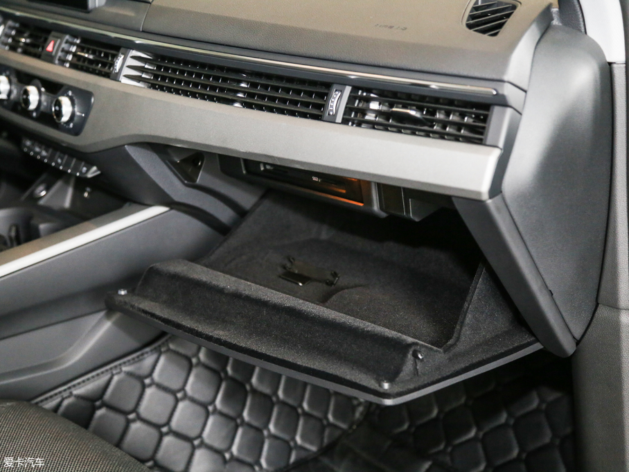 2018WA4L 30 40 TFSI Mȡ