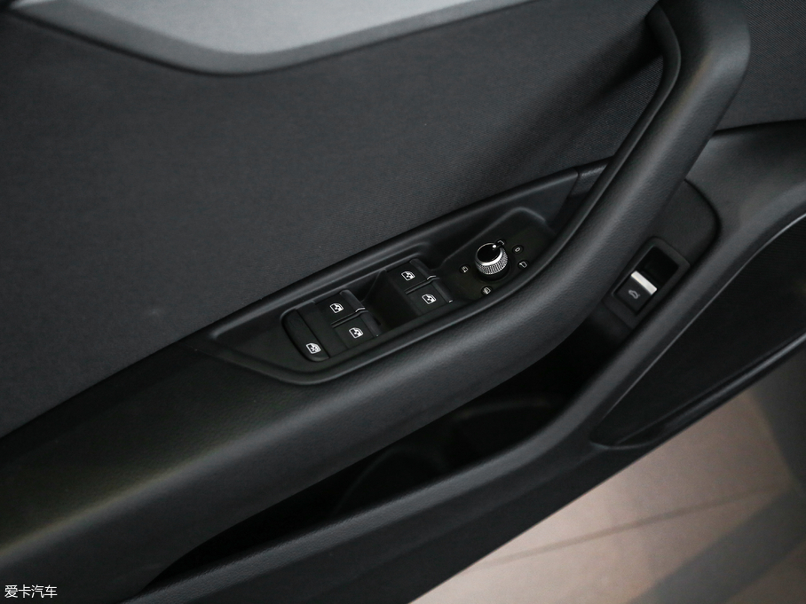 2018WA4L 30 40 TFSI Mȡ