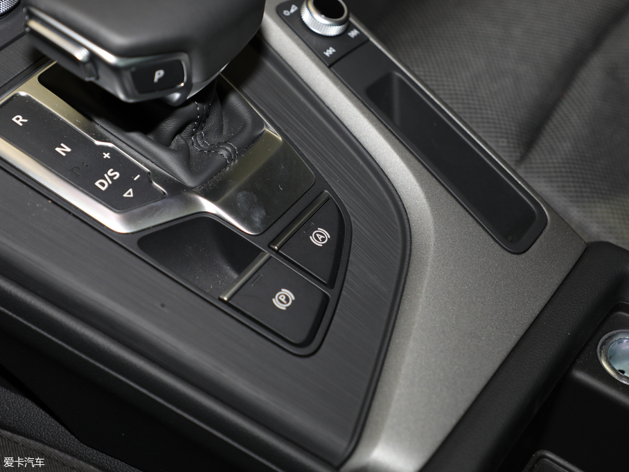 2018WA4L 30 40 TFSI Mȡ