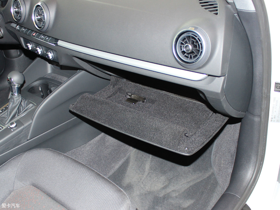 2018?yun)WA3 Limousine 30 Limousine 35 TFSIM(jn)ȡ	