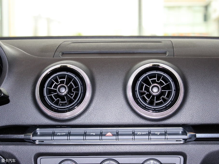 2018WA3 Limousine 30 Limousine 35 TFSIMȡ	