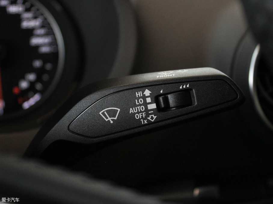 2018?yun)WA3 Limousine 30 Limousine 35 TFSIM(jn)ȡ	