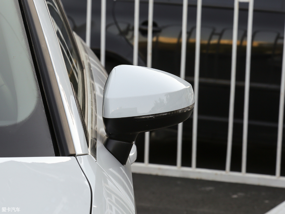 2018WA3 Limousine 30 Limousine 35 TFSIL