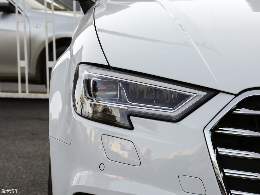 2018?yun)WA3 Limousine 30 Limousine 35 TFSIL(fng)