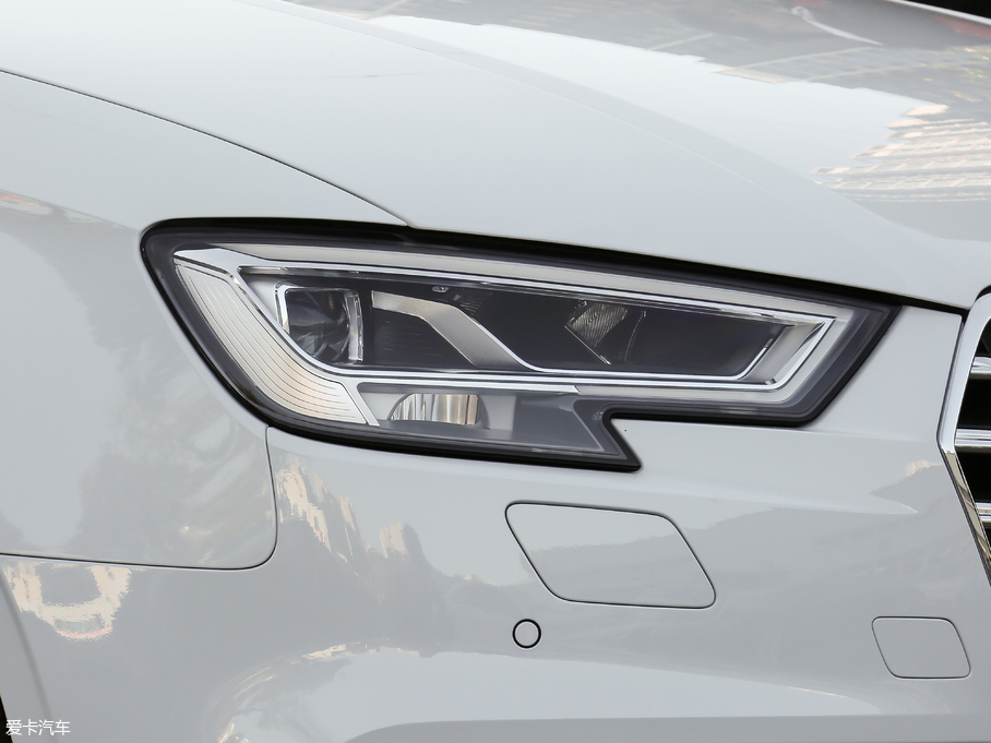 2018WA3 Limousine 30 Limousine 35 TFSIL