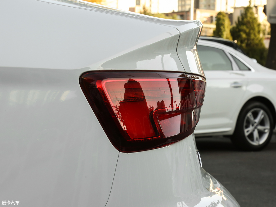 2018WA3 Limousine 30 Limousine 35 TFSIL