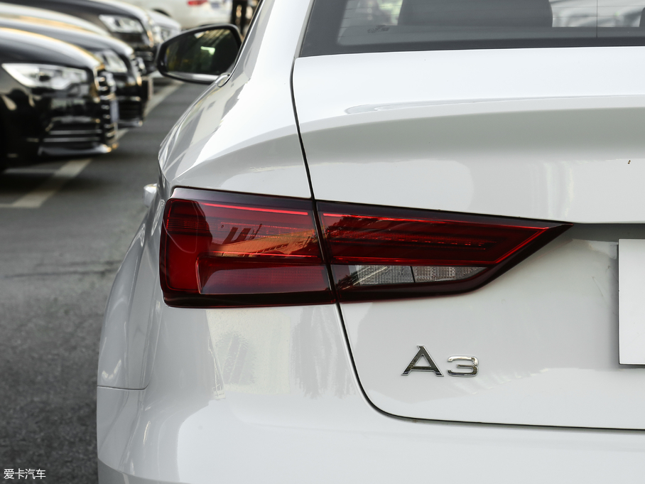 2018WA3 Limousine 30 Limousine 35 TFSIL