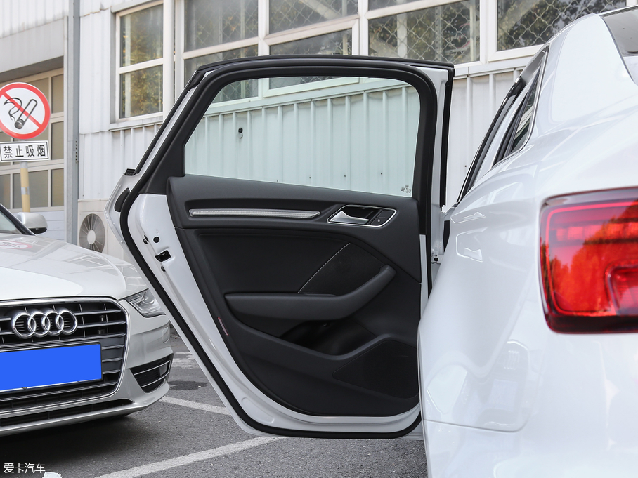 2018WA3 Limousine 30 Limousine 35 TFSIL