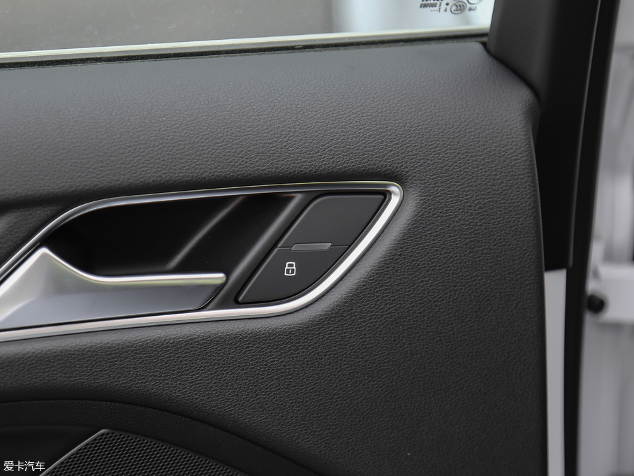 2018WA3 Limousine 30 Limousine 35 TFSIL