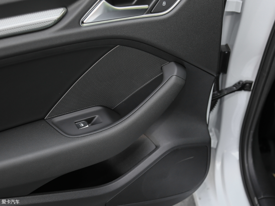 2018?yun)WA3 Limousine 30 Limousine 35 TFSIL(fng)