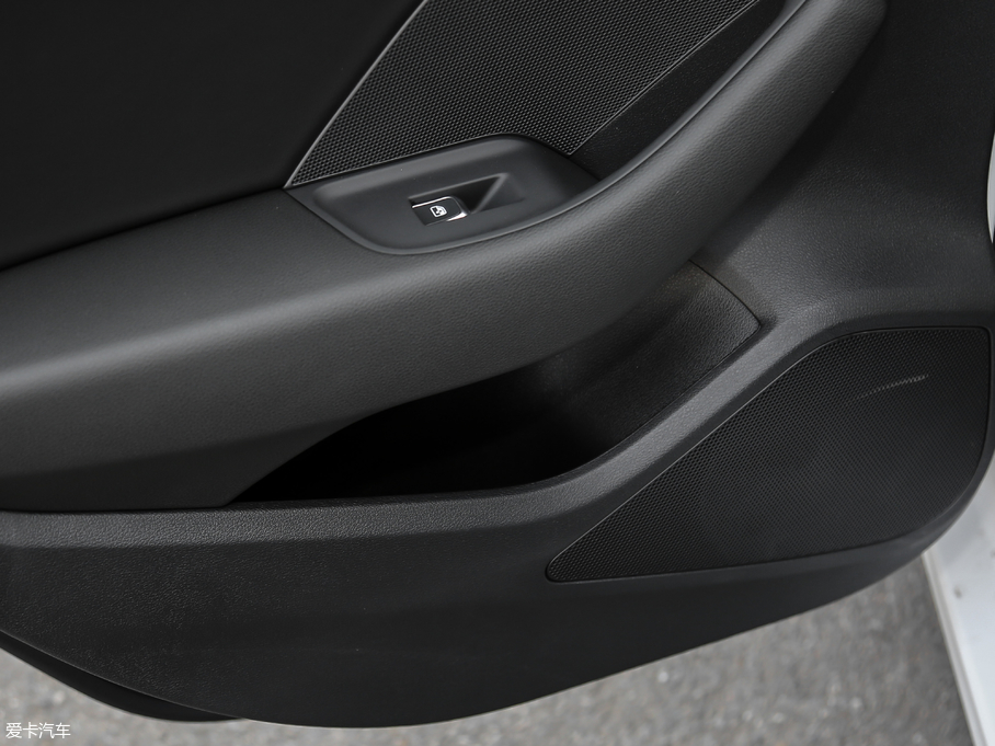 2018WA3 Limousine 30 Limousine 35 TFSIL