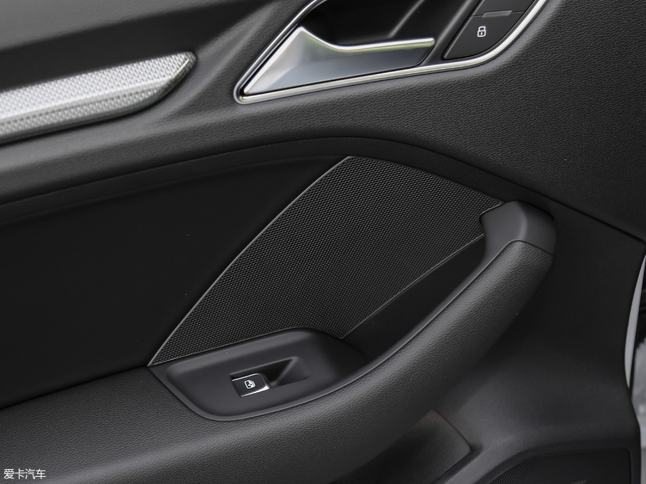 2018WA3 Limousine 30 Limousine 35 TFSIL