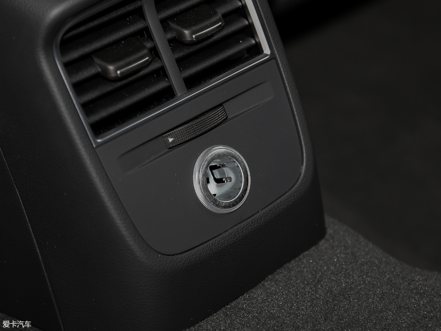 2018WA3 Limousine 30 Limousine 35 TFSIL