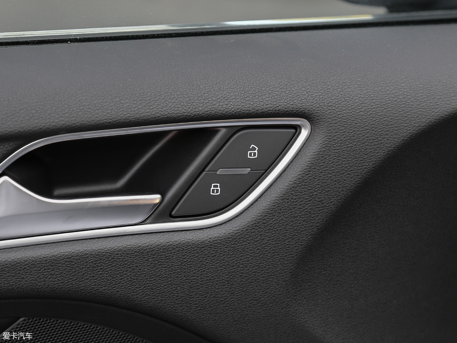 2018WA3 Limousine 30 Limousine 35 TFSIL