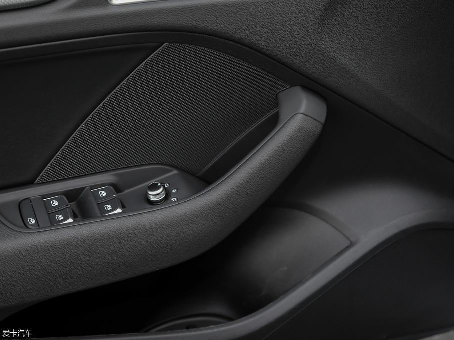 2018WA3 Limousine 30 Limousine 35 TFSIL