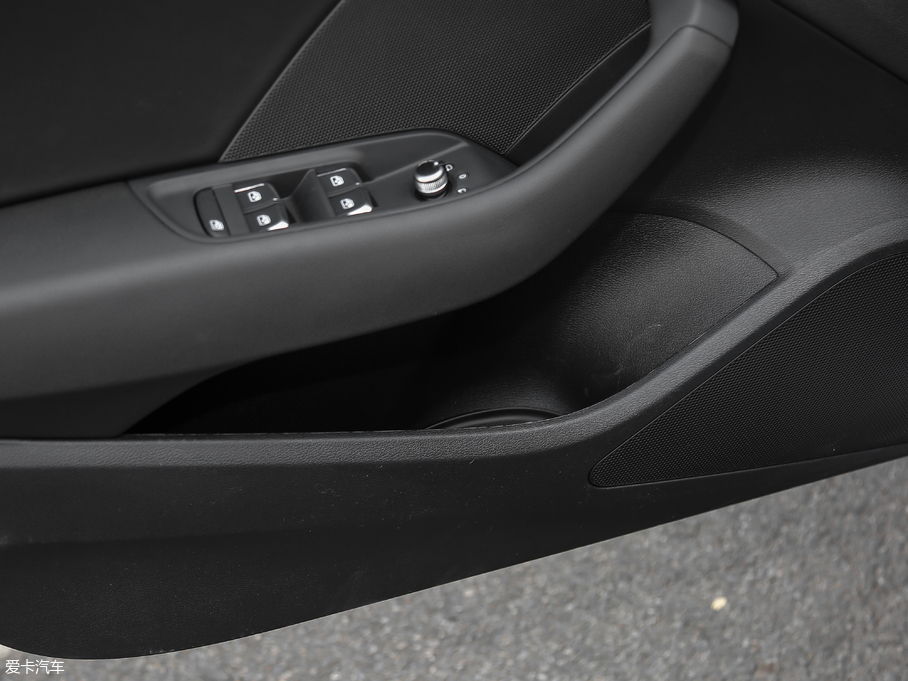 2018WA3 Limousine 30 Limousine 35 TFSIL