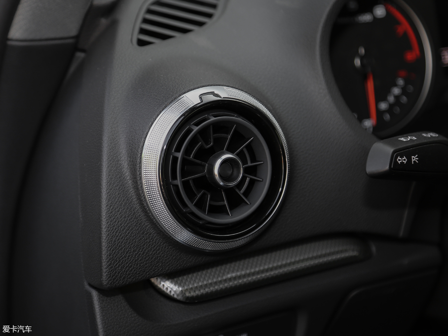 2018WA3 Limousine 30 Limousine 35 TFSIL