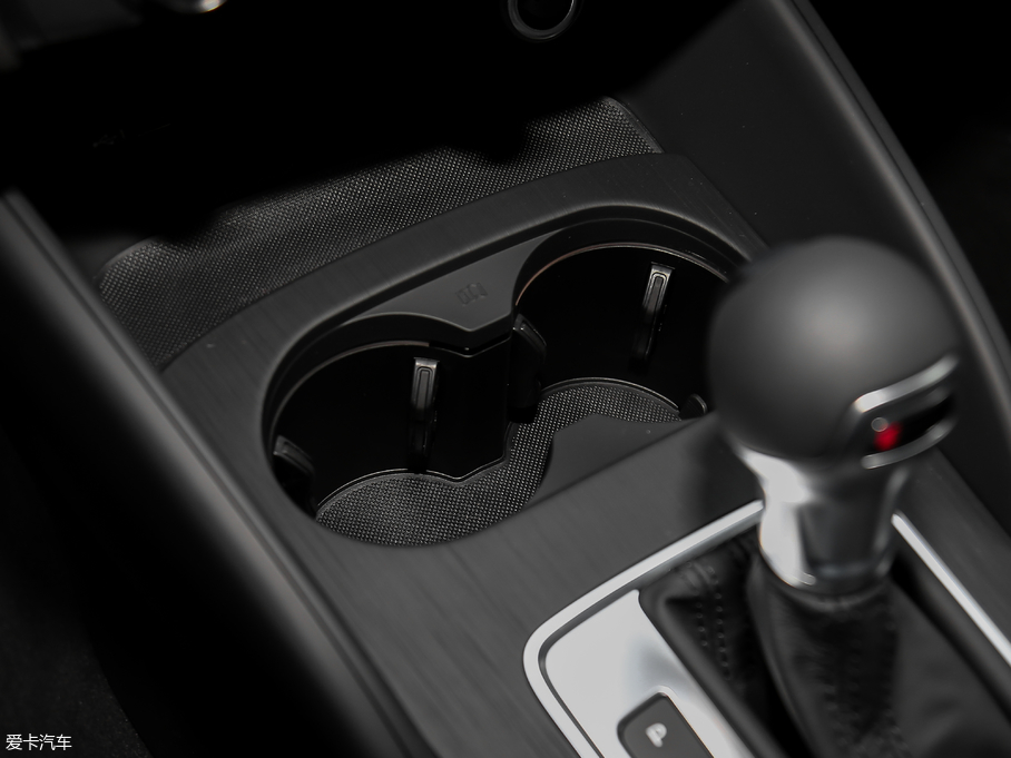 2018?yun)WA3 Limousine 30 Limousine 35 TFSIL(fng)