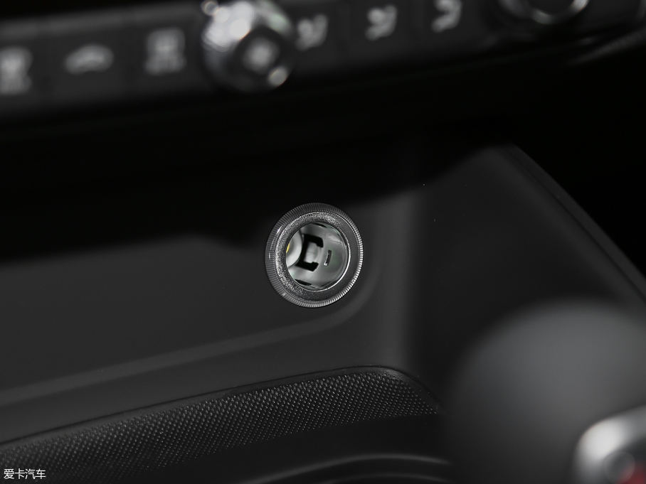 2018?yun)WA3 Limousine 30 Limousine 35 TFSIL(fng)