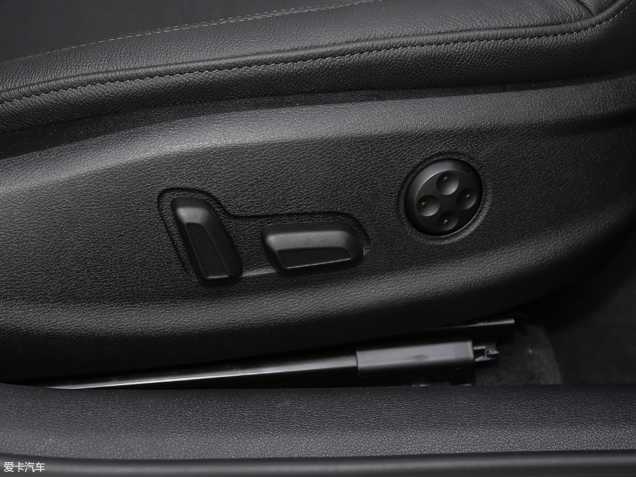 2018WA3 Limousine 30 Limousine 35 TFSIL