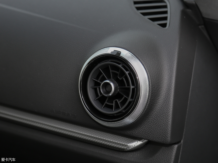 2018?yun)WA3 Limousine 30 Limousine 35 TFSIL(fng)