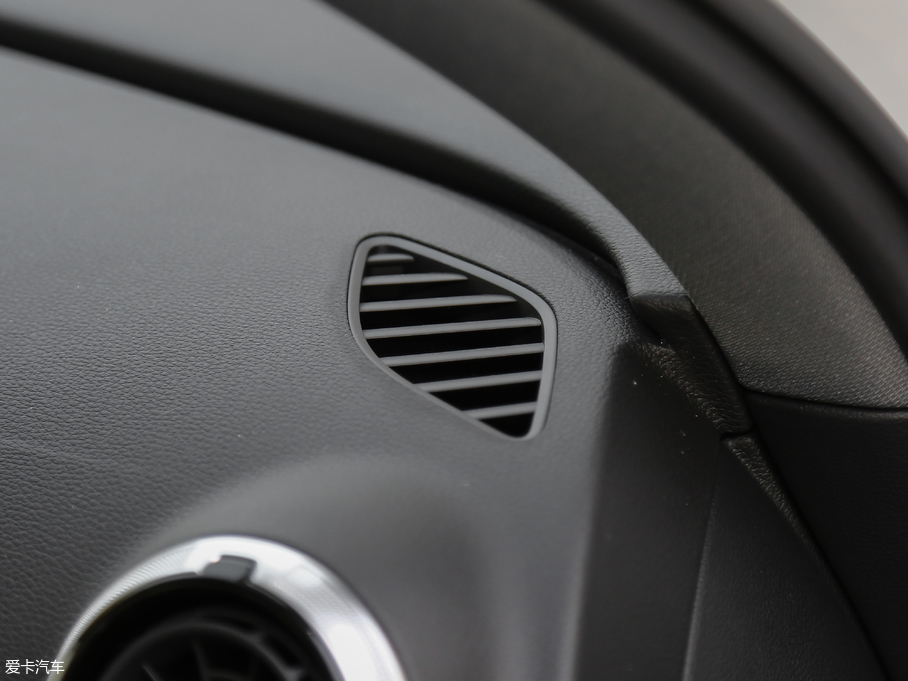 2018WA3 Limousine 30 Limousine 35 TFSIL