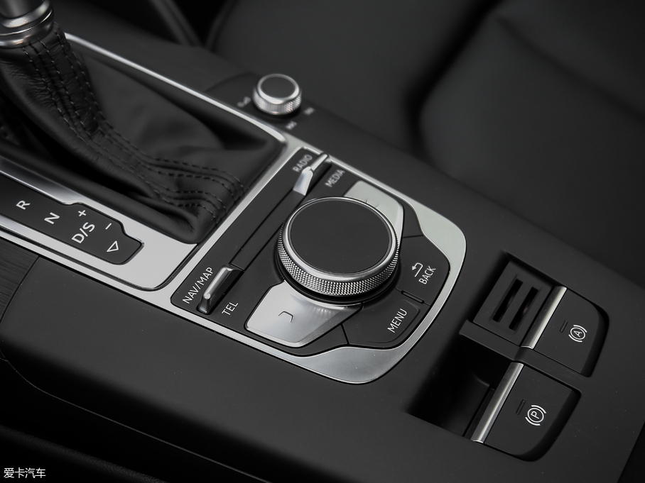 2018?yun)WA3 Limousine 30 Limousine 35 TFSIL(fng)