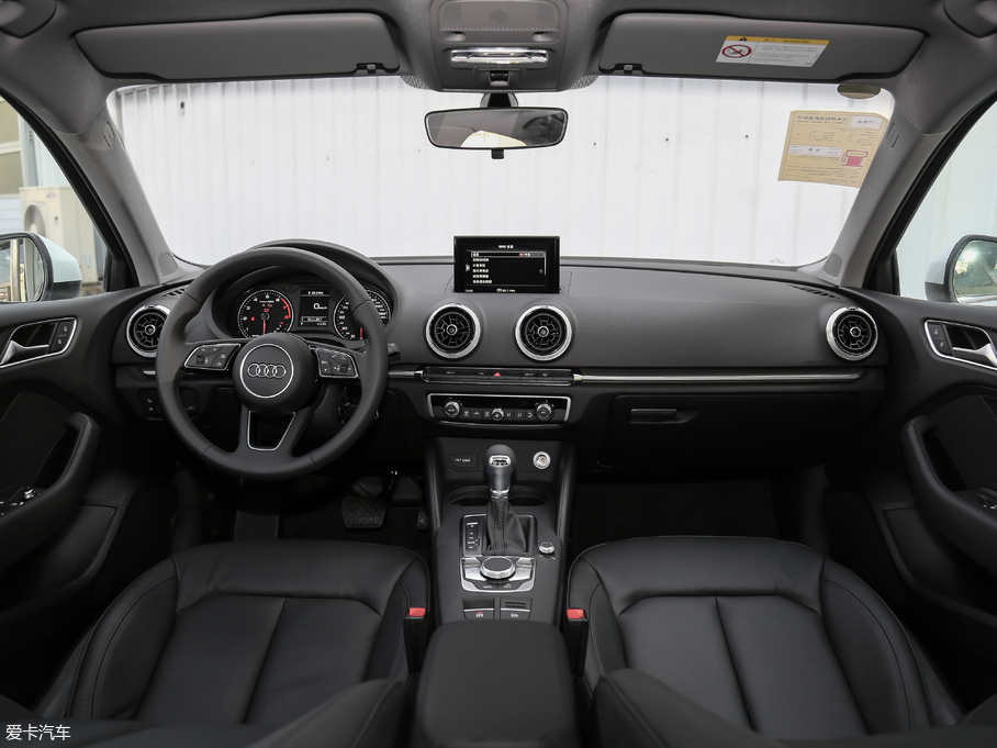 2018WA3 Limousine 30 Limousine 35 TFSIL