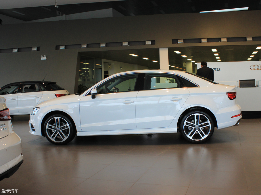 2018WA3 Limousine 30 Limousine 35 TFSI\