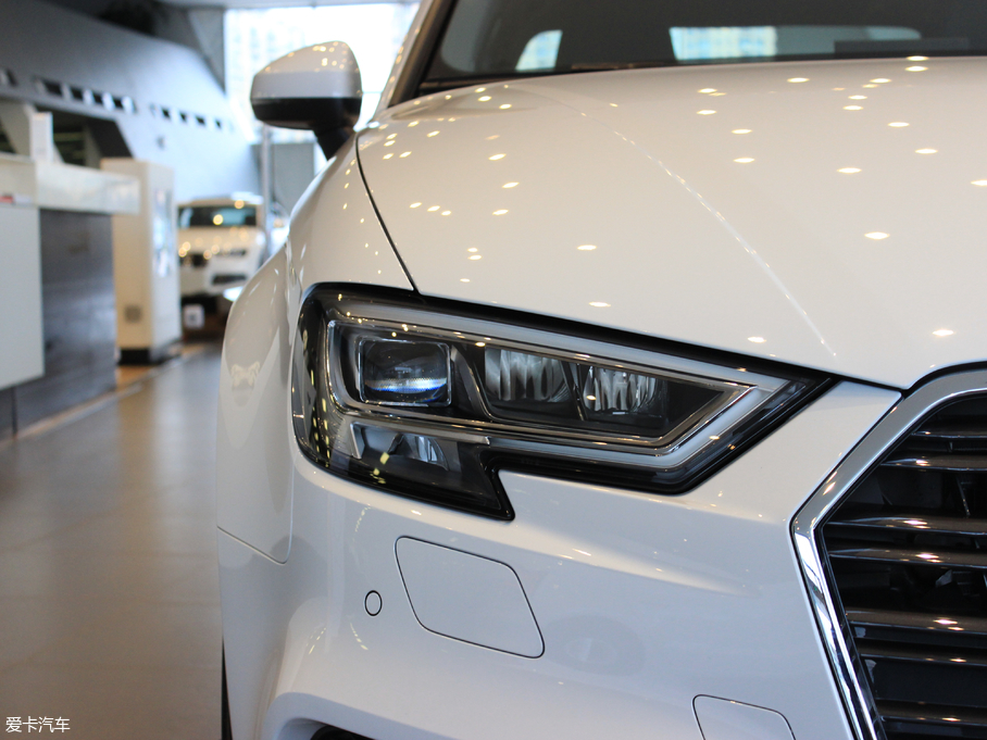 2018WA3 Limousine 30 Limousine 35 TFSI\