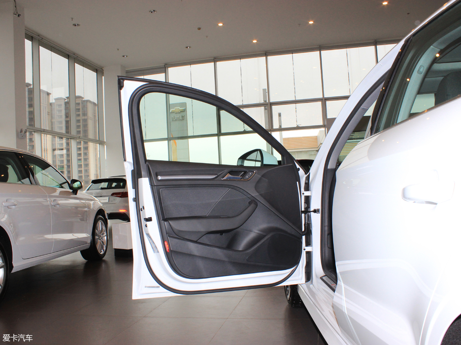 2018WA3 Limousine 30 Limousine 35 TFSI\