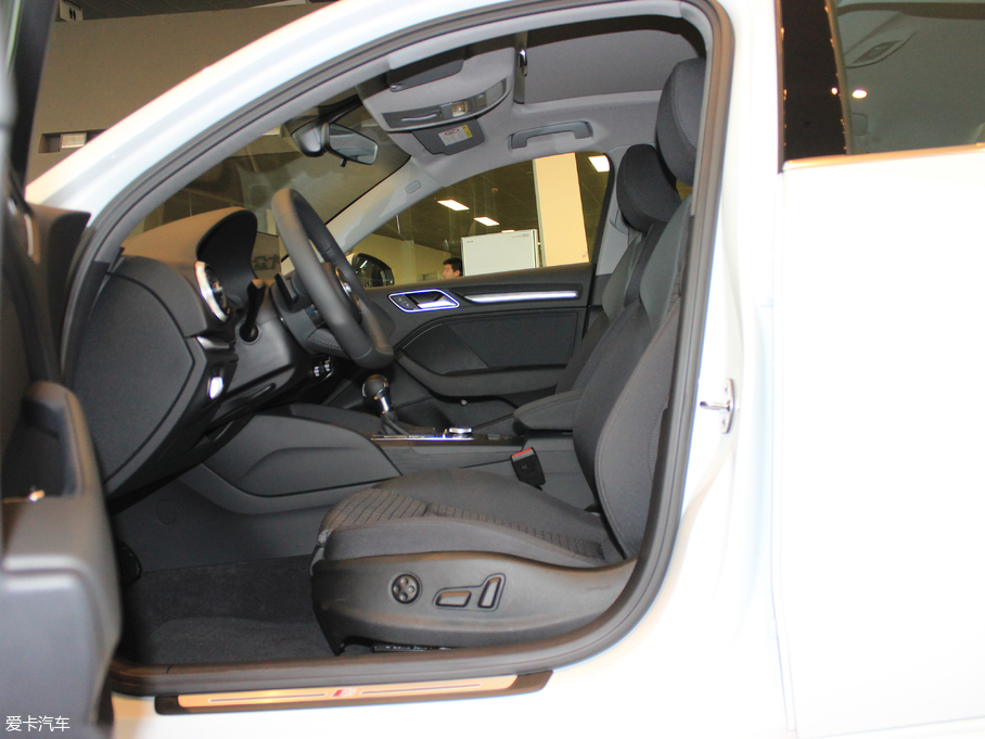 2018WA3 Limousine 30 Limousine 35 TFSI\