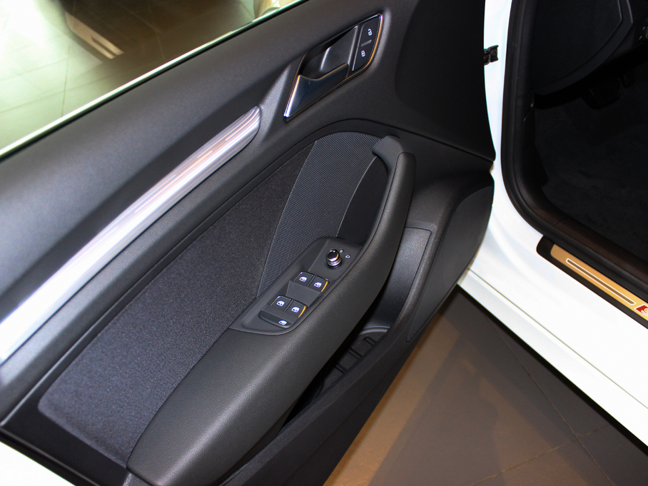 2018WA3 Limousine 30 Limousine 35 TFSI\