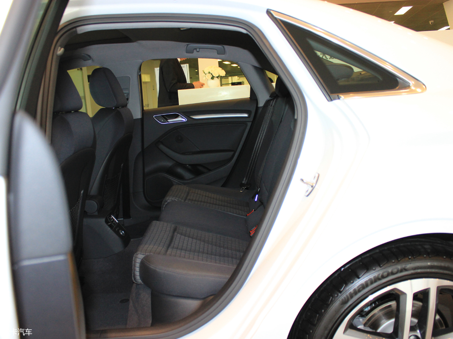 2018WA3 Limousine 30 Limousine 35 TFSI\