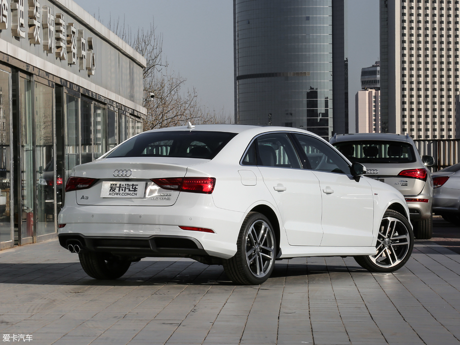 2018WA3 Limousine 30 Limousine 40 TFSI\