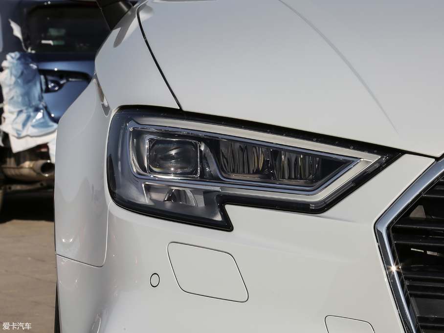 2018WA3 Limousine 30 Limousine 40 TFSI\