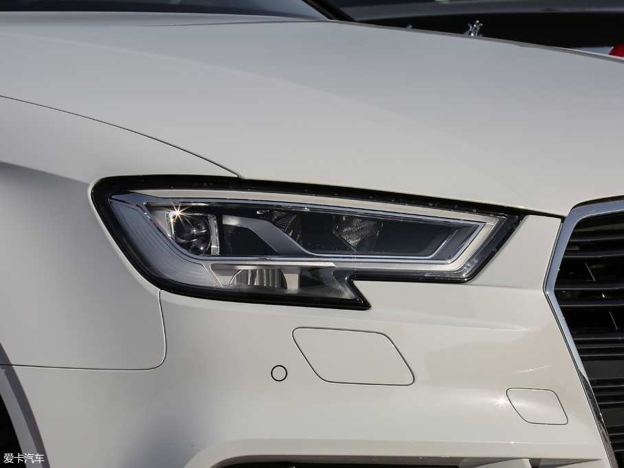 2018WA3 Limousine 30 Limousine 40 TFSI\