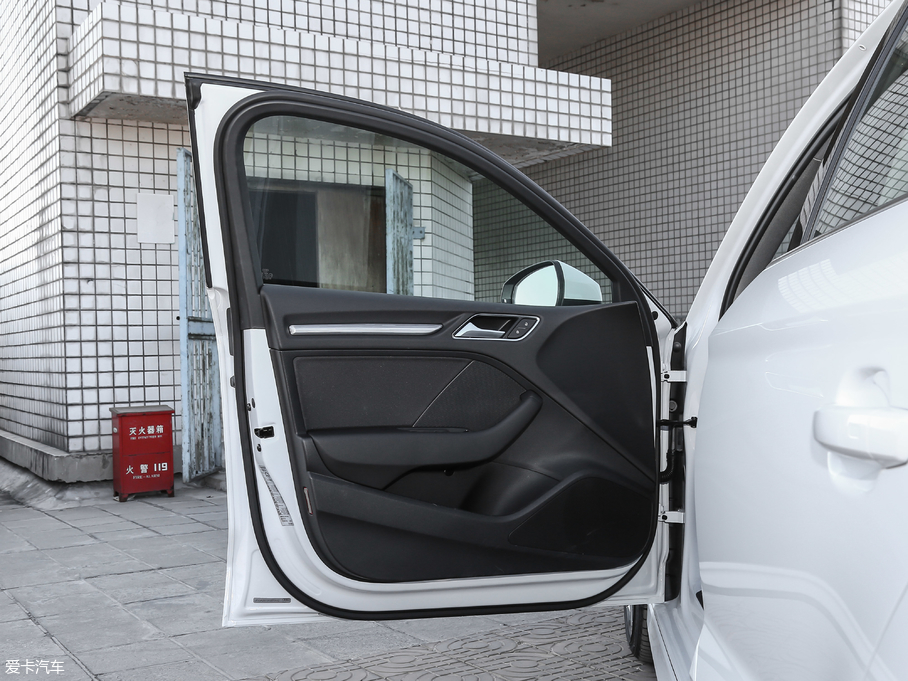 2018WA3 Limousine 30 Limousine 40 TFSI\