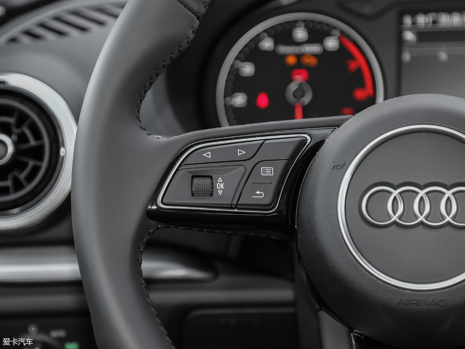 2018?yun)WA3 Limousine 30 Limousine 40 TFSI\(yn)(dng)